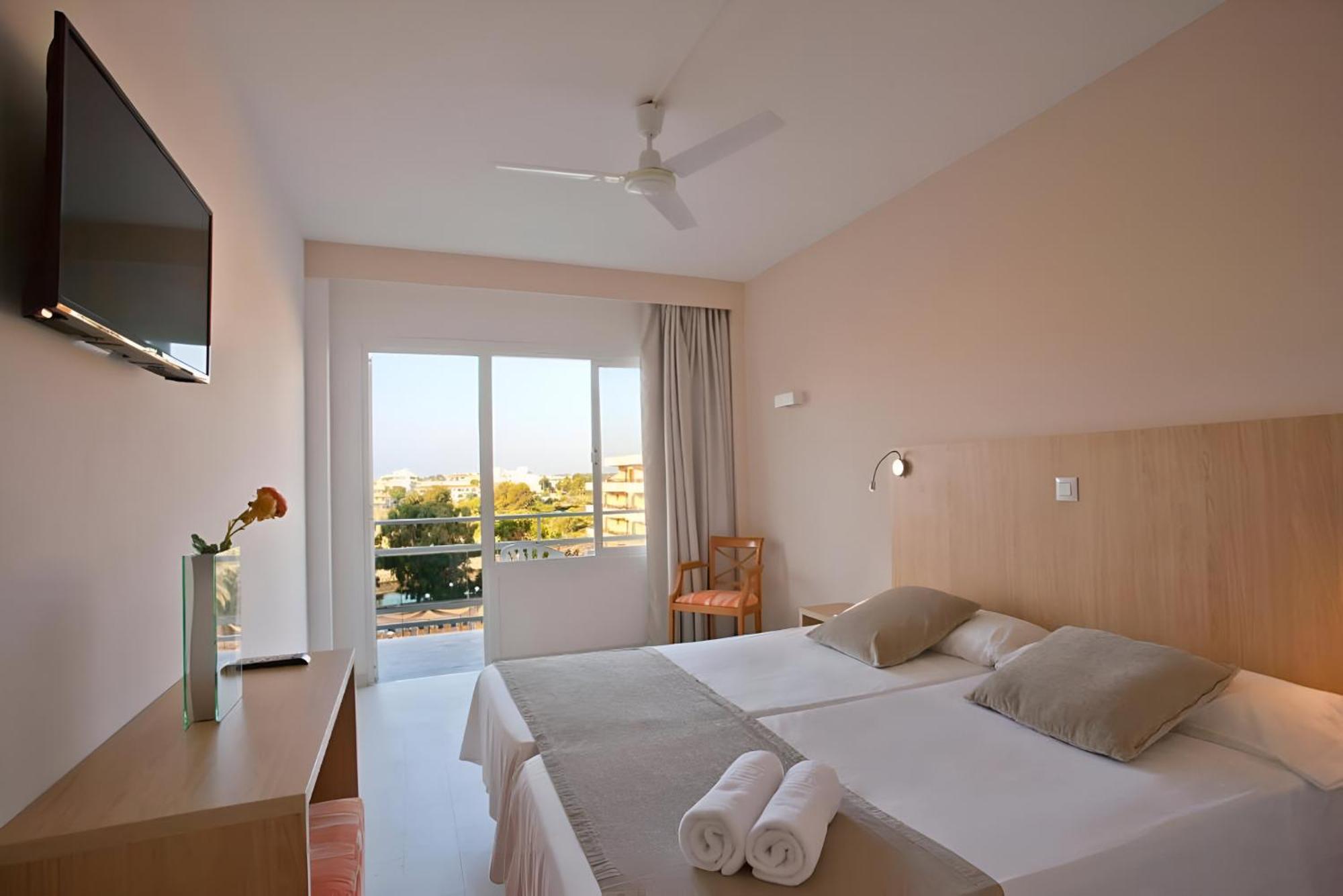 Playamar Hotel&Apartamentos S'Illot  Exterior foto